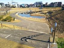 谷塚治水緑地：1002m