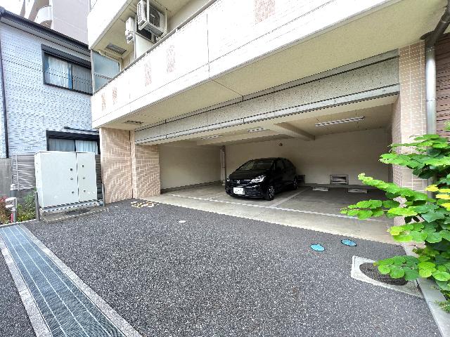 ソレアード・スィエテ（402） 駐車場