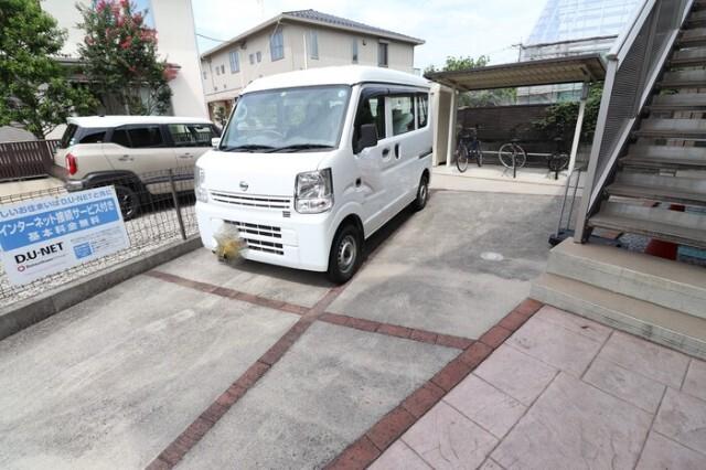 メイサ氷川（202） 駐車場