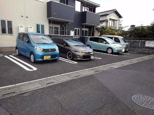 クアトロ・アロース（201） 駐車場