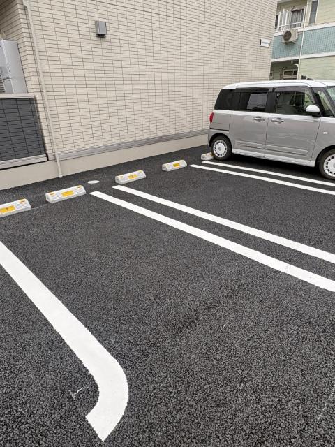 草加市谷塚町アパート 駐車場
