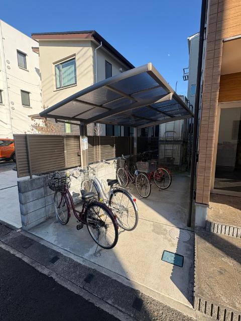 ベストステージ谷塚南（301） 駐車場