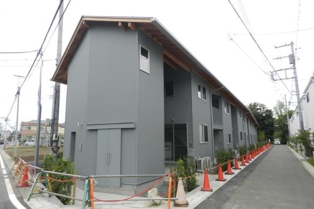 新田駅より徒歩21分 築3年10ヶ月 2階建の賃貸物件