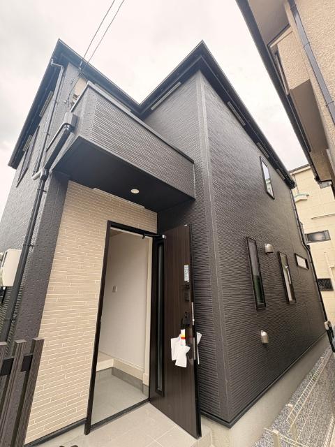 草加市中根一戸建 外観