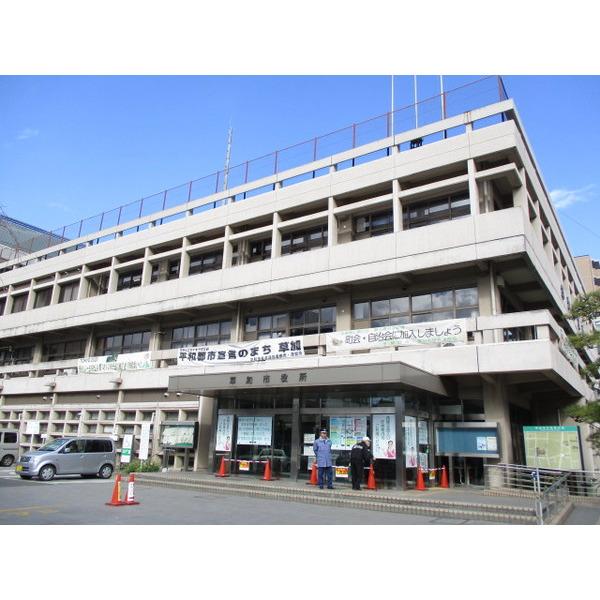 市役所1418m