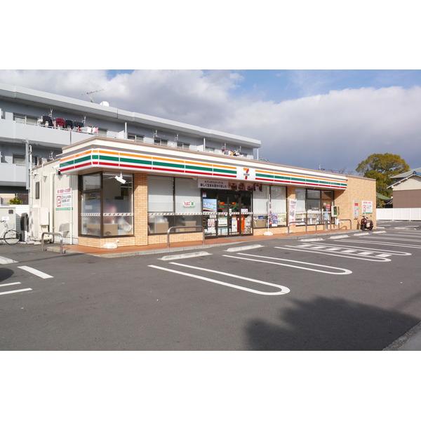 セブンイレブン北名古屋徳重南店：277m