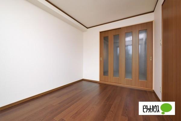 シャトル古城（201） 部屋画像