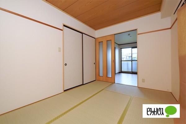 シャトル古城（201） 部屋画像
