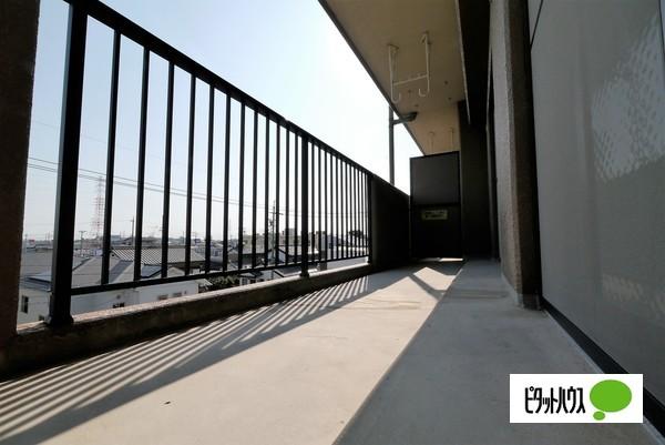 ソレーユ五条弐番館（303） バルコニー