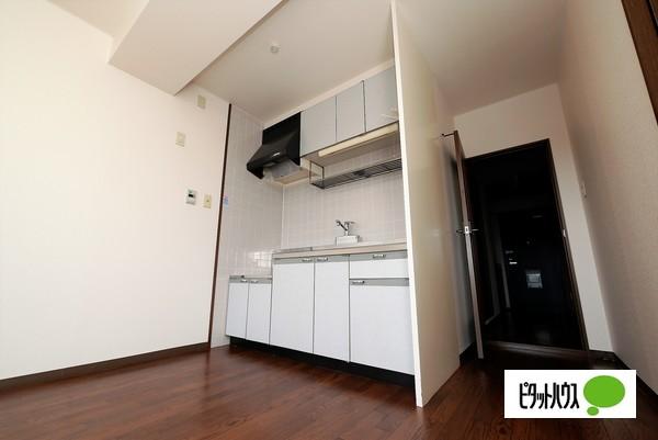 ソレーユ五条弐番館（303） 部屋画像