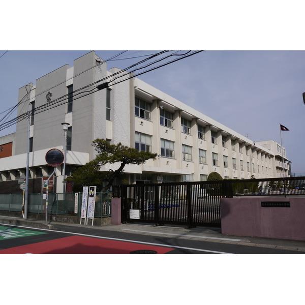 北名古屋市立西春小学校：1062m