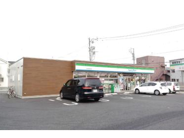 ファミリーマート北名古屋片場店：206m