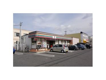 セブンイレブン北名古屋熊之庄店：451m