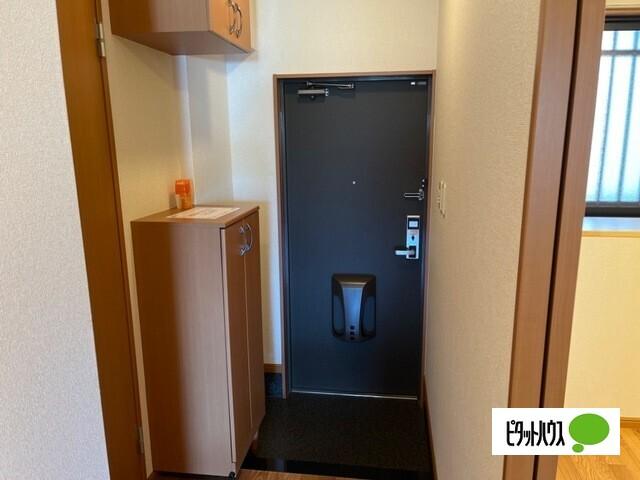 ヴレ　スュール（101） 玄関