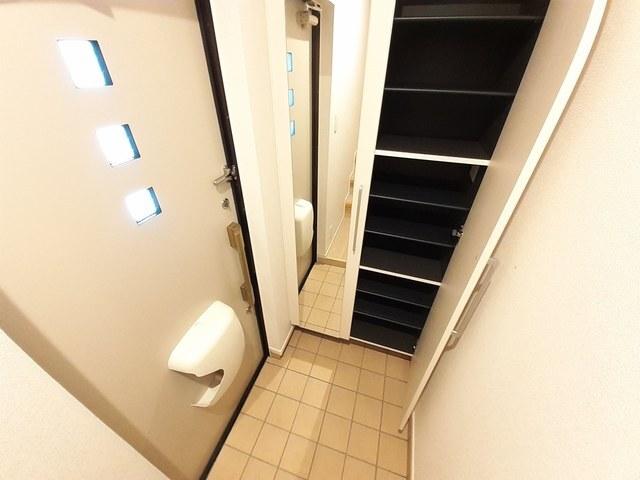 サン　ウイング　八筋（203） 玄関