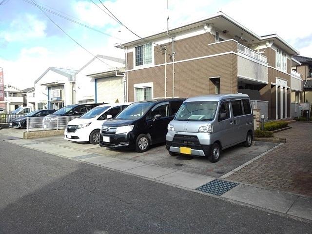 クレメント（202） 駐車場