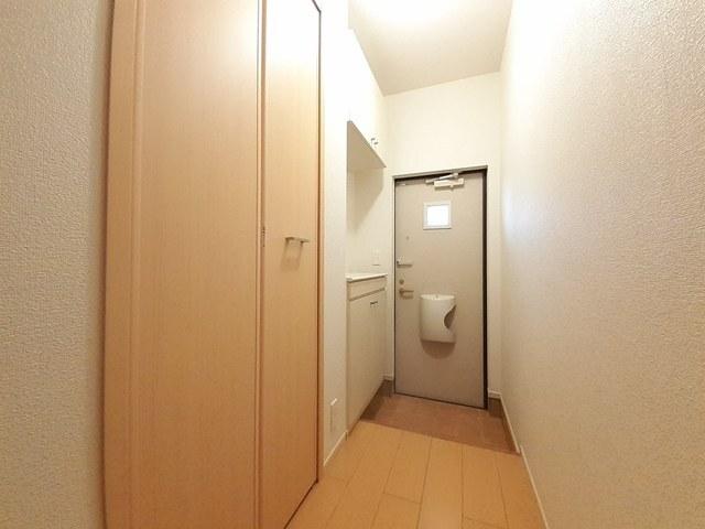 クレメント（202） 玄関