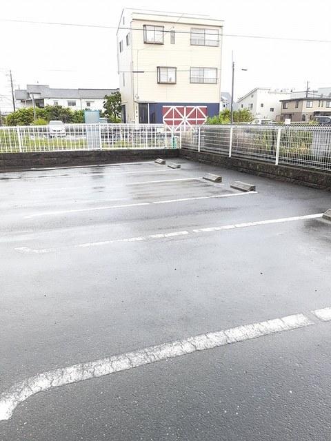 プラシードⅤ（101） 駐車場