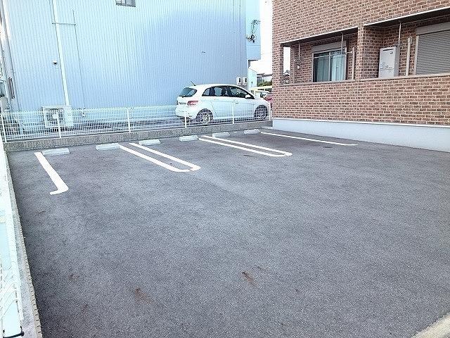 Ｒｏｓｅ玉池（201） 駐車場