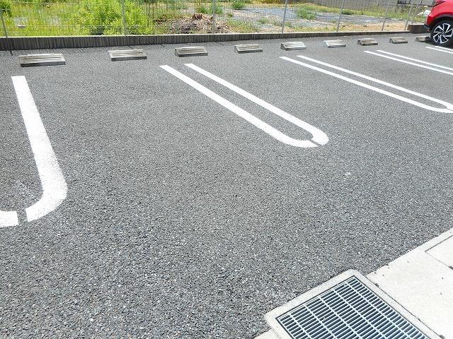 キャラ東海（203） 駐車場