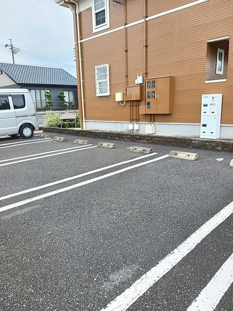 セレジェイラ（101） 駐車場