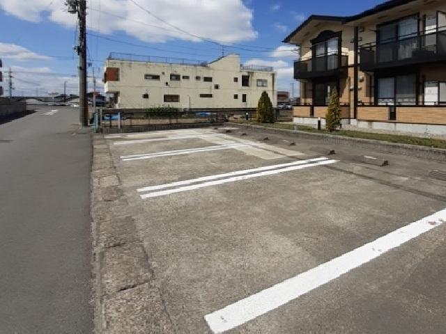 メゾンパレェ（203） 駐車場
