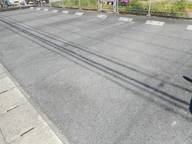 ル・キャステル（103） 駐車場