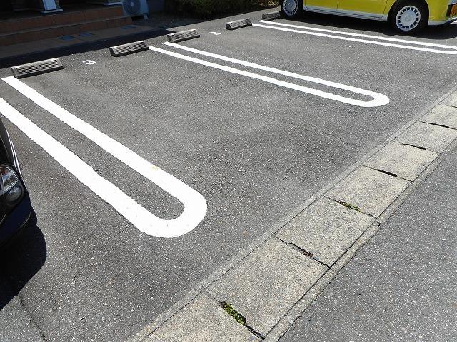 ファータル・Ｋ（202） 駐車場