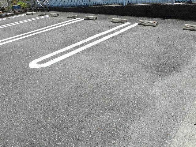 ティンカーベル（202） 駐車場