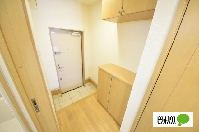 マージェ（101） 玄関