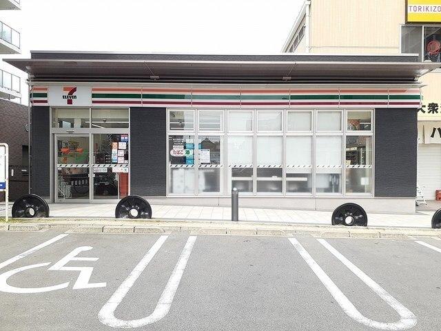 セブンイレブン　岩倉駅東口店：210m