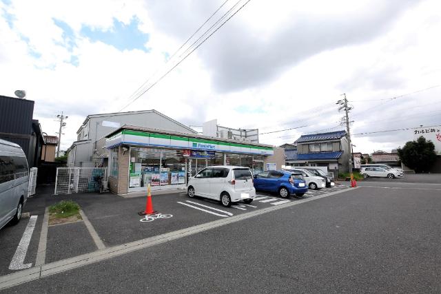 ファミリーマート北名古屋九之坪店：734m