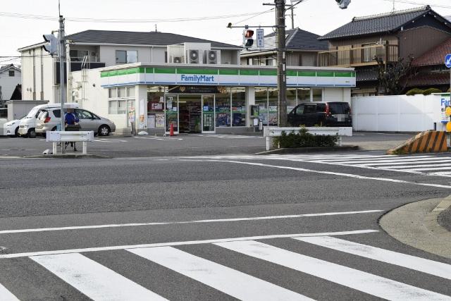 ファミリーマート城町店：399m