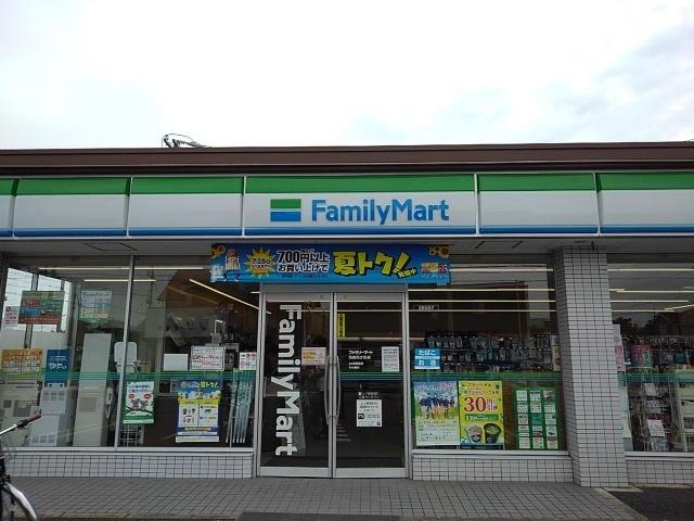 ファミリーマート：64m