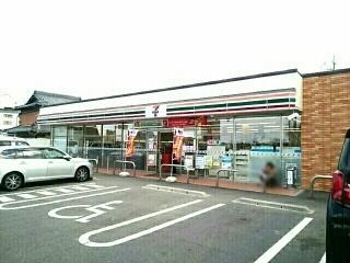 セブンイレブン　青山店：300m