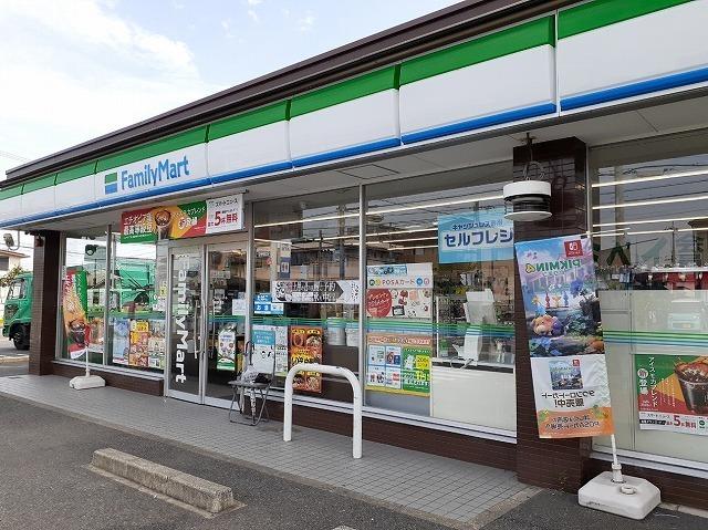 ファミリーマート：450m