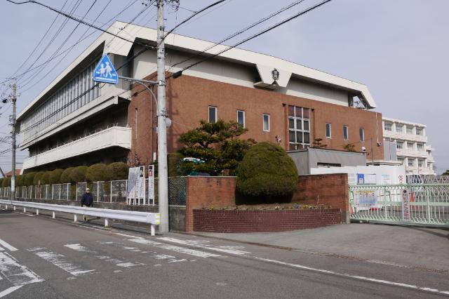 北名古屋市立栗島小学校：727m