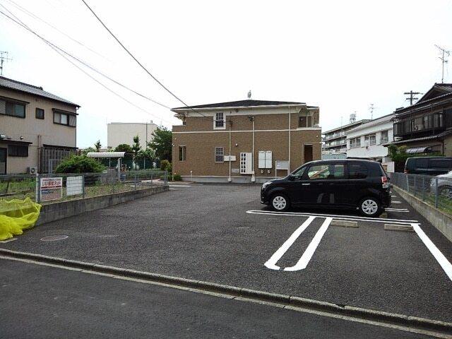 ソレイユ（102） 駐車場