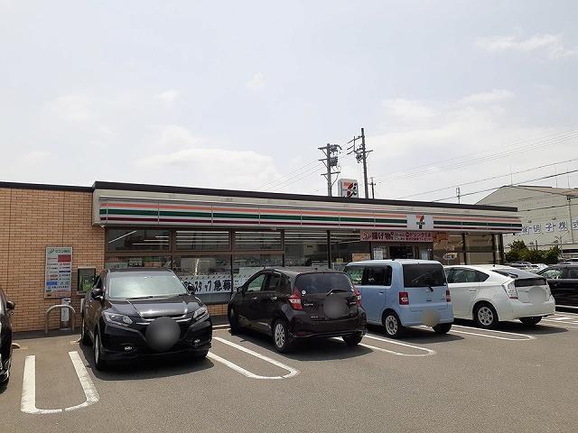セブンイレブン　大地町南店：240m