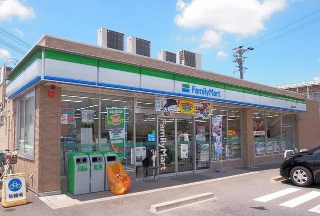 ファミリーマート　大地新町店：500m