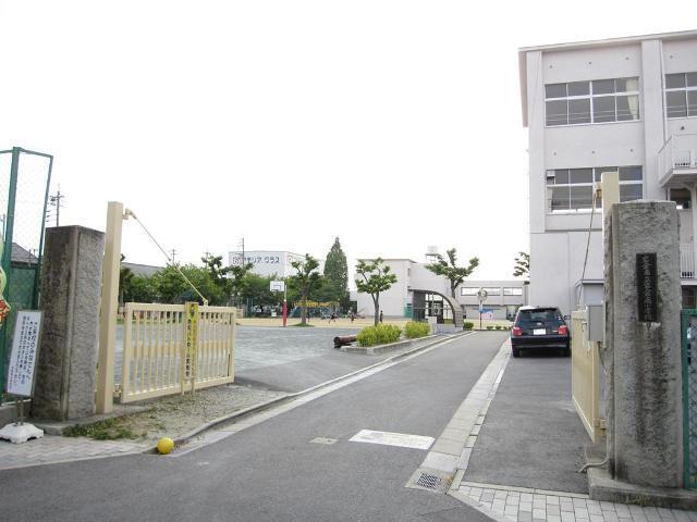 岩倉市立　岩倉南小学校：350m