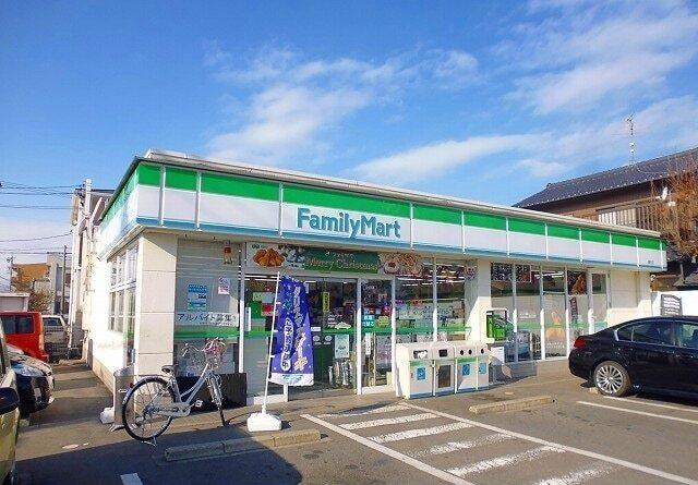 ファミリーマート：450m