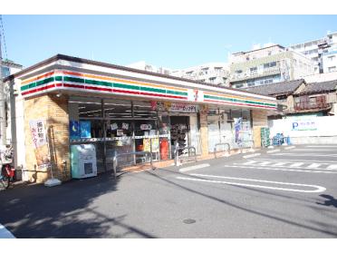 セブンイレブン荒川西尾久4丁目店：223m