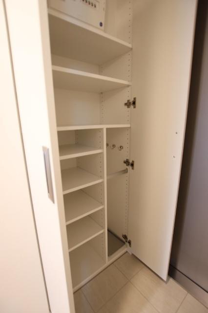 ONE　ROOF　RESIDENCE　西日暮里（807） 収納