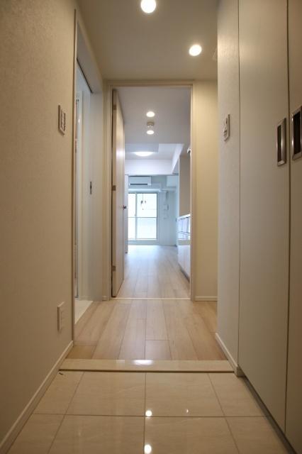 ONE　ROOF　RESIDENCE　西日暮里（807） 玄関