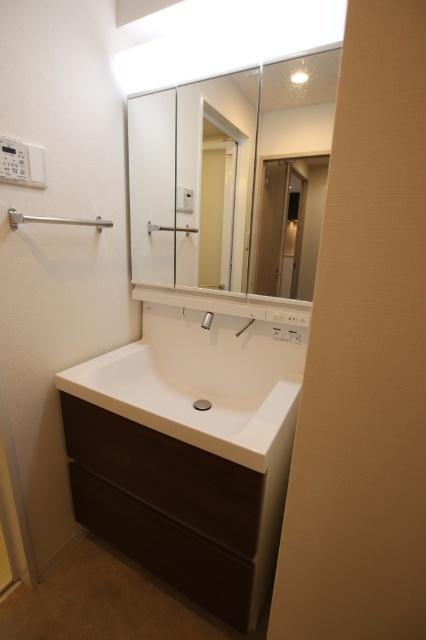 Comfort Residence Nippori（801） 洗面