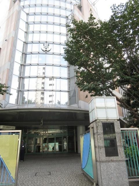 荒川区立峡田小学校：136m