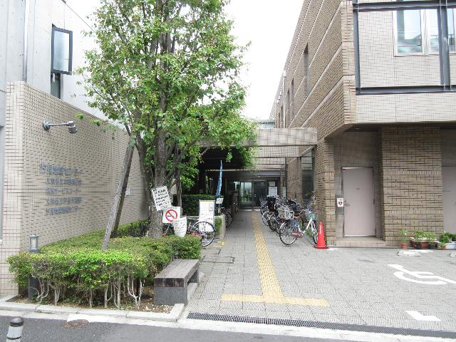本郷図書館：560m