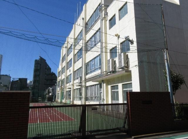 荒川区立第二日暮里小学校：314m