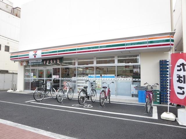 セブンイレブン荒川3丁目店：137m